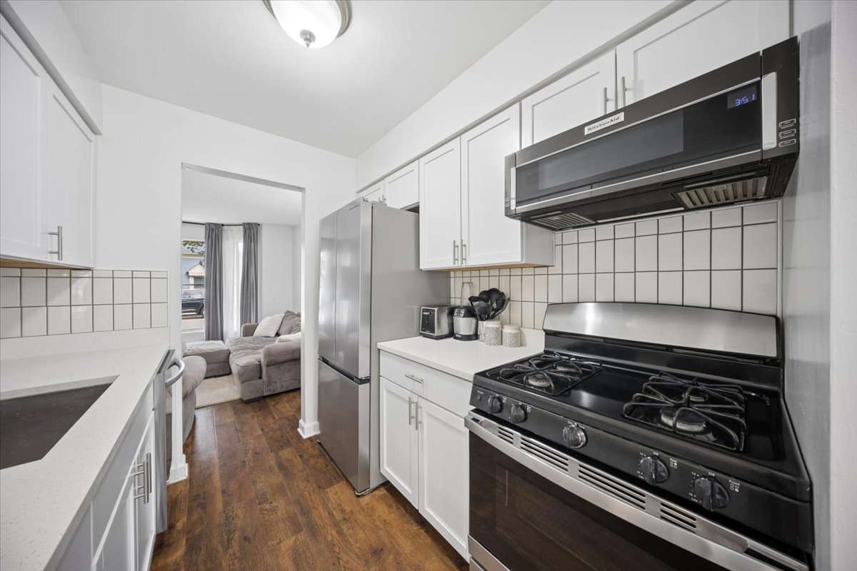 1452 N Chelsea Avenue Property Photo 3