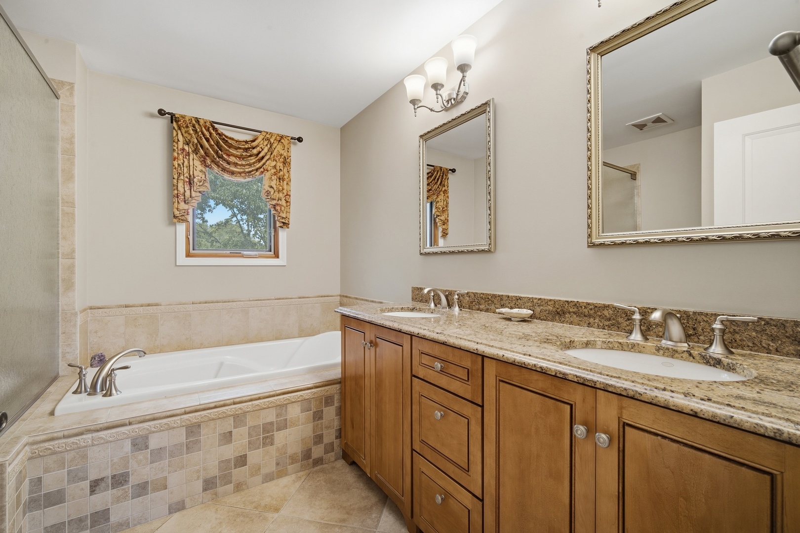 1410 E Eton Drive Property Photo 15