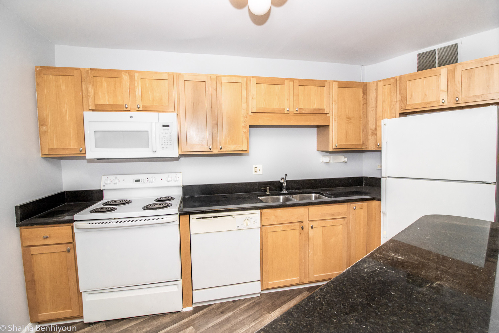 211 E Ohio Street 2515 Property Photo 8