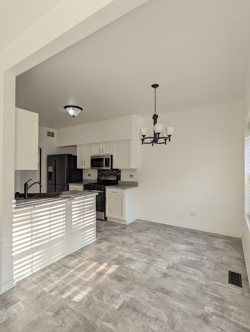 2551 Oak Tree Lane 2551 Property Photo 1
