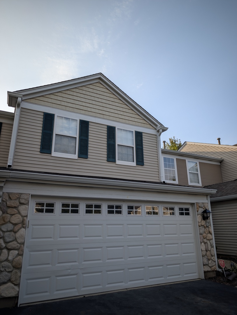 2551 Oak Tree Lane 2551 Property Photo 1