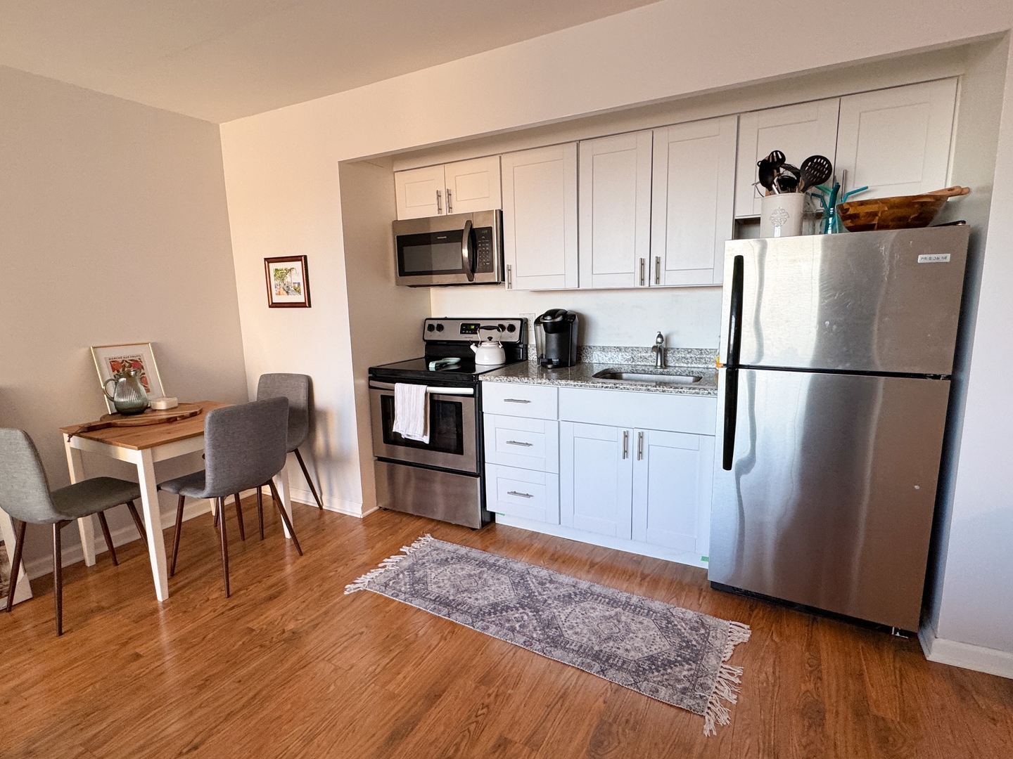 3100 N Lake Shore Drive 512 Property Photo 7