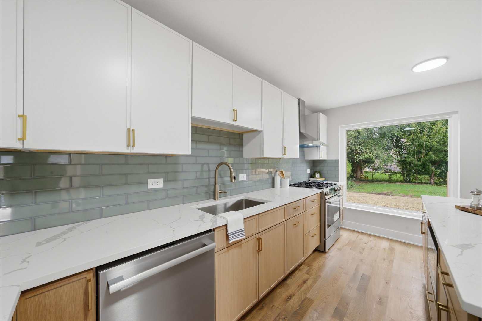 2814 W Balmoral Avenue Property Photo 10