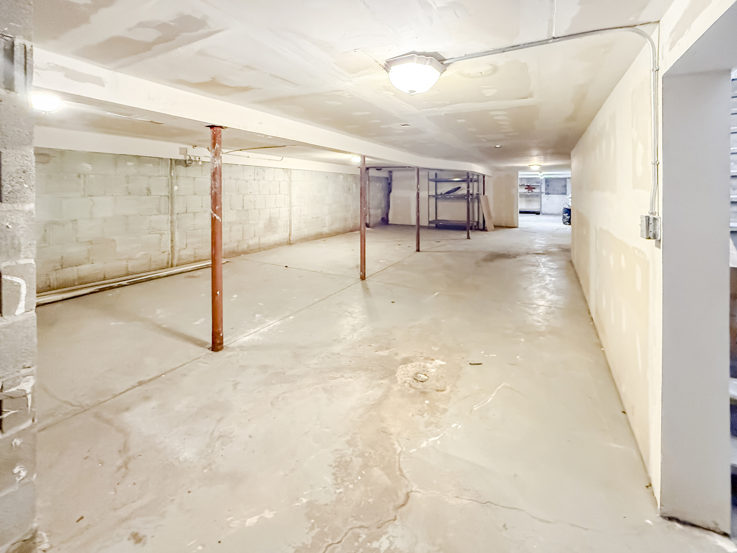 6413 W Irving Park Road Property Photo 12