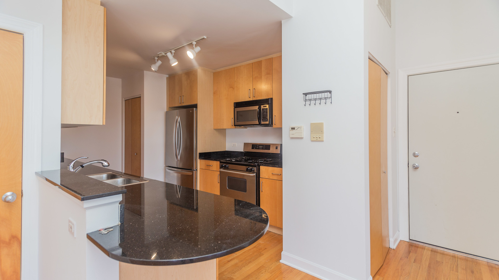 845 W Altgeld Street 4d Property Photo 12