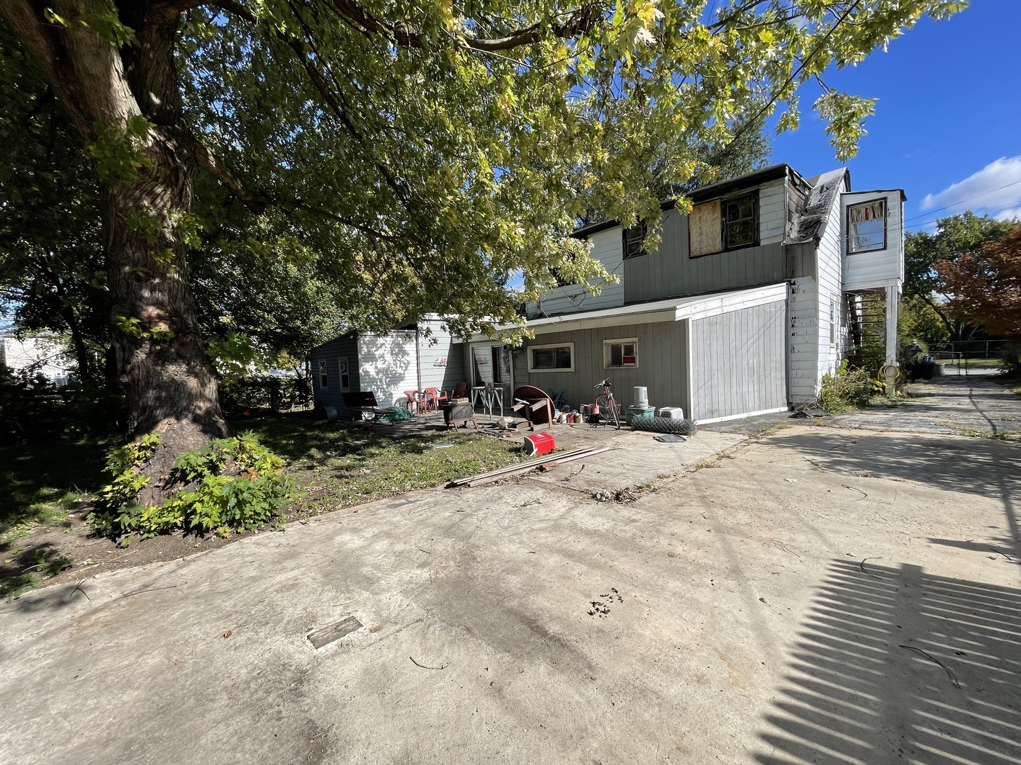 9940 Melvina Avenue Property Photo 6