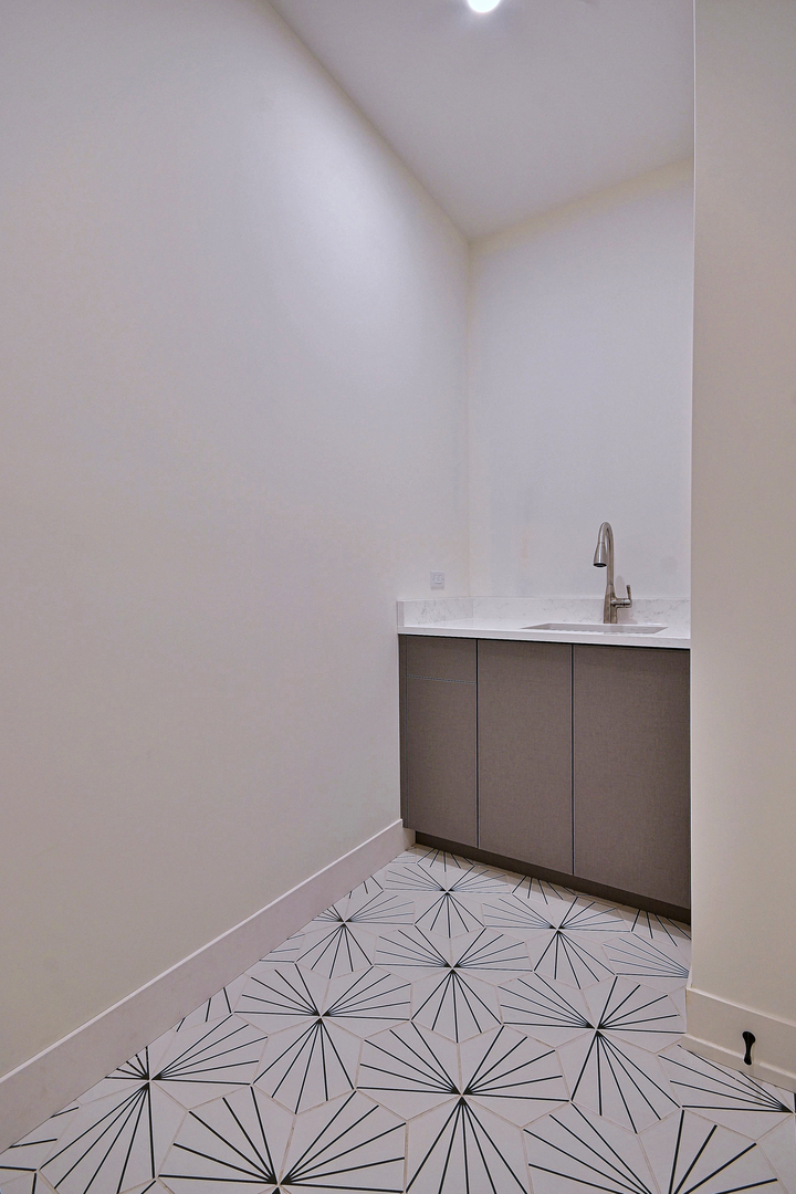 258 Addison Avenue Property Photo 42