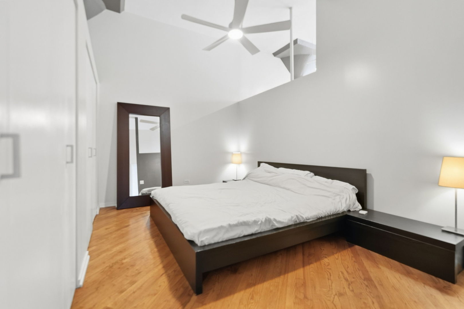 1801 W Larchmont Avenue 214 Property Photo 8