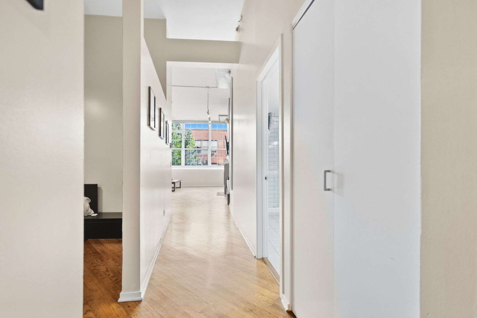 1801 W Larchmont Avenue 214 Property Photo 11