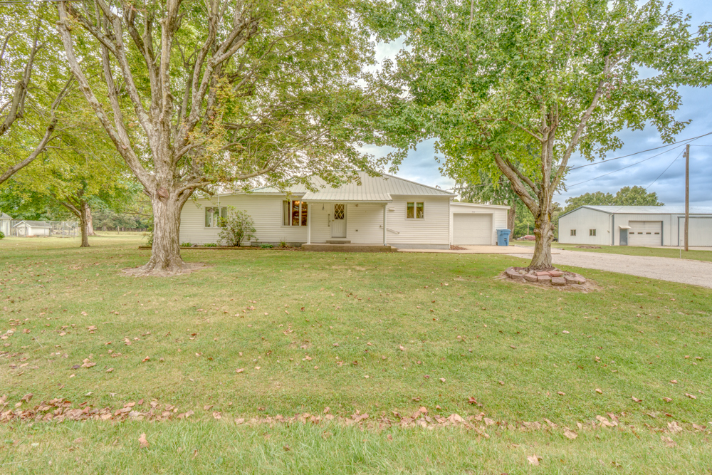 300 S Jefferson Street Property Photo 2
