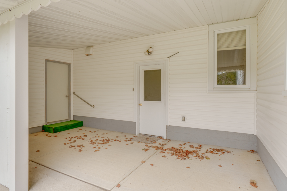 300 S Jefferson Street Property Photo 7