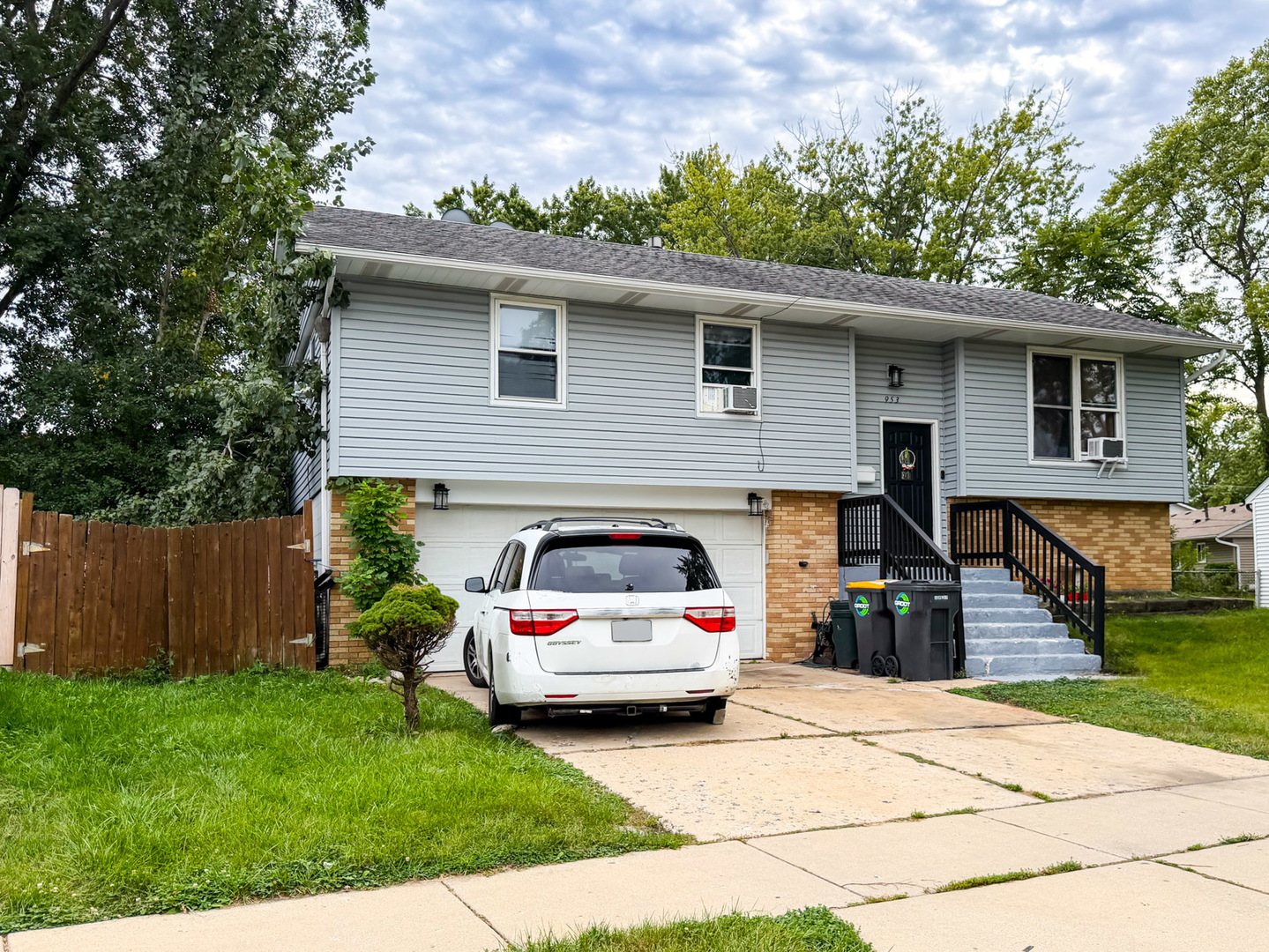 953 Miller Avenue Property Photo 2