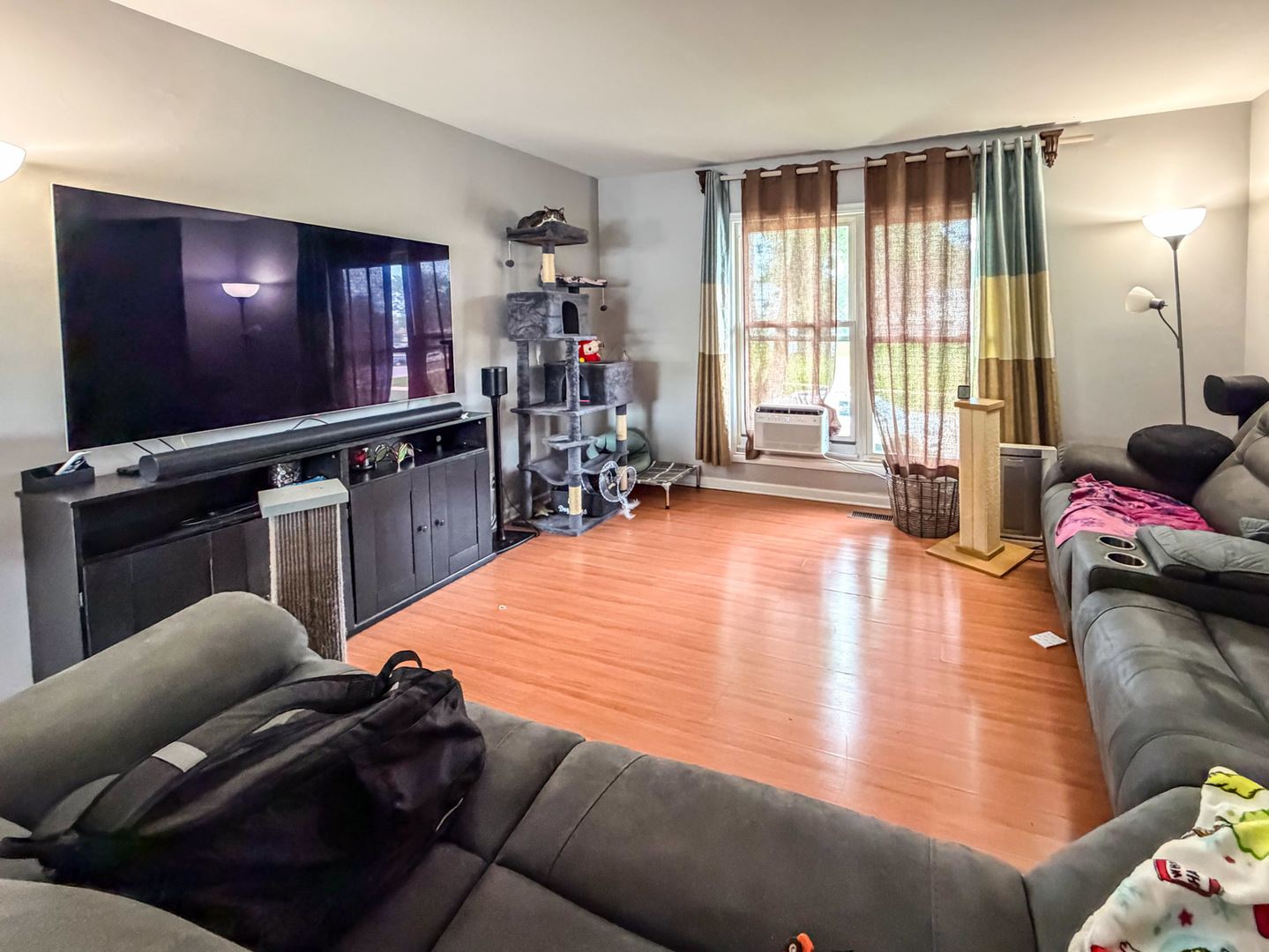 953 Miller Avenue Property Photo 4