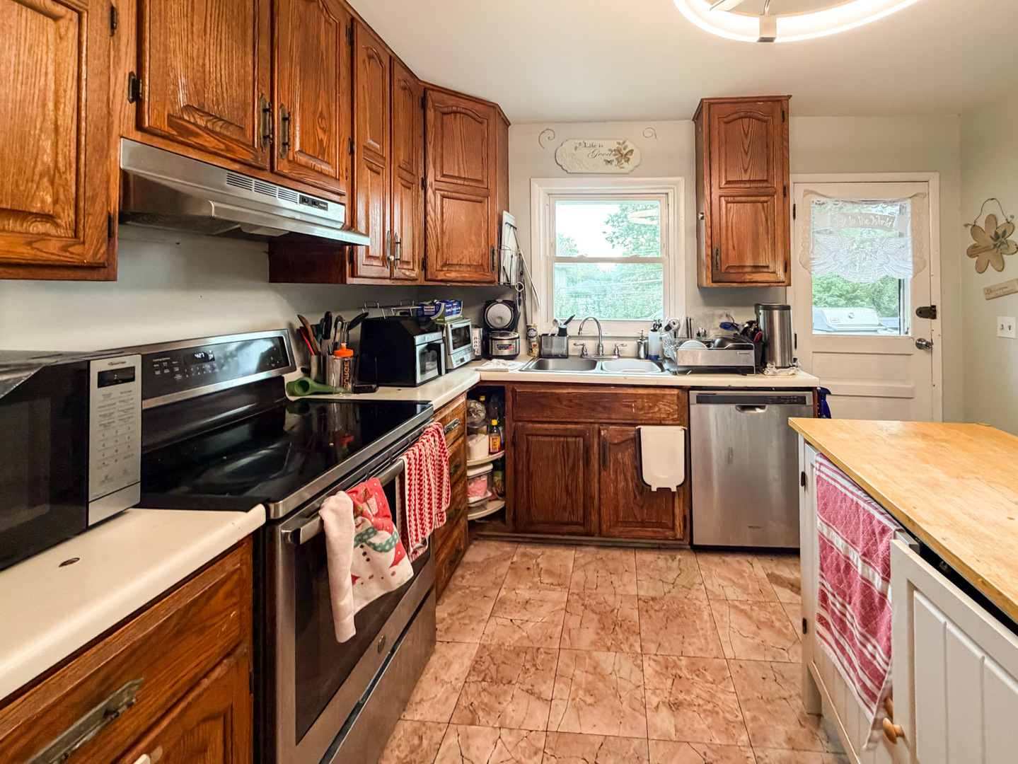 953 Miller Avenue Property Photo 8