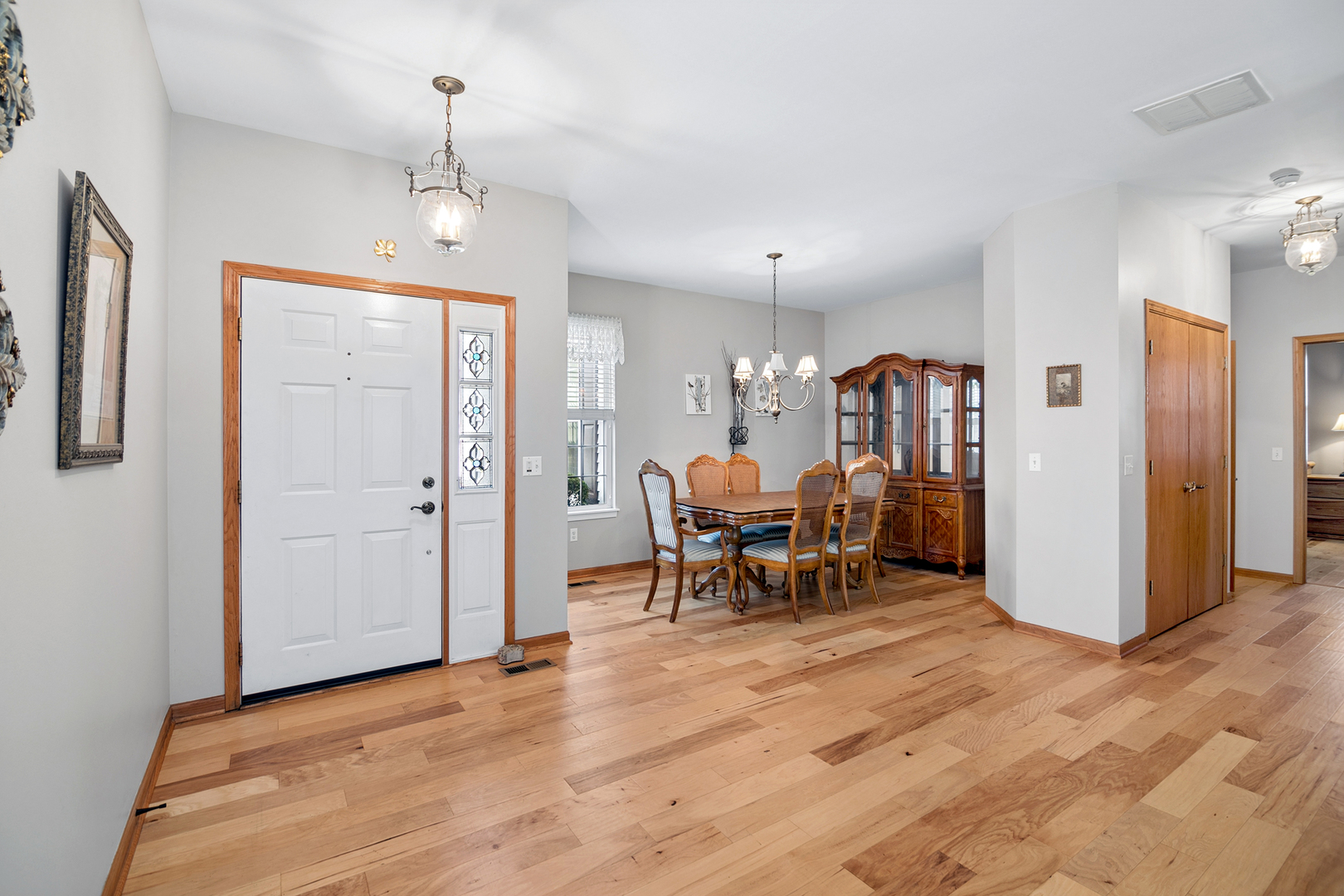 1561 W Cadillac Circle Property Photo 2