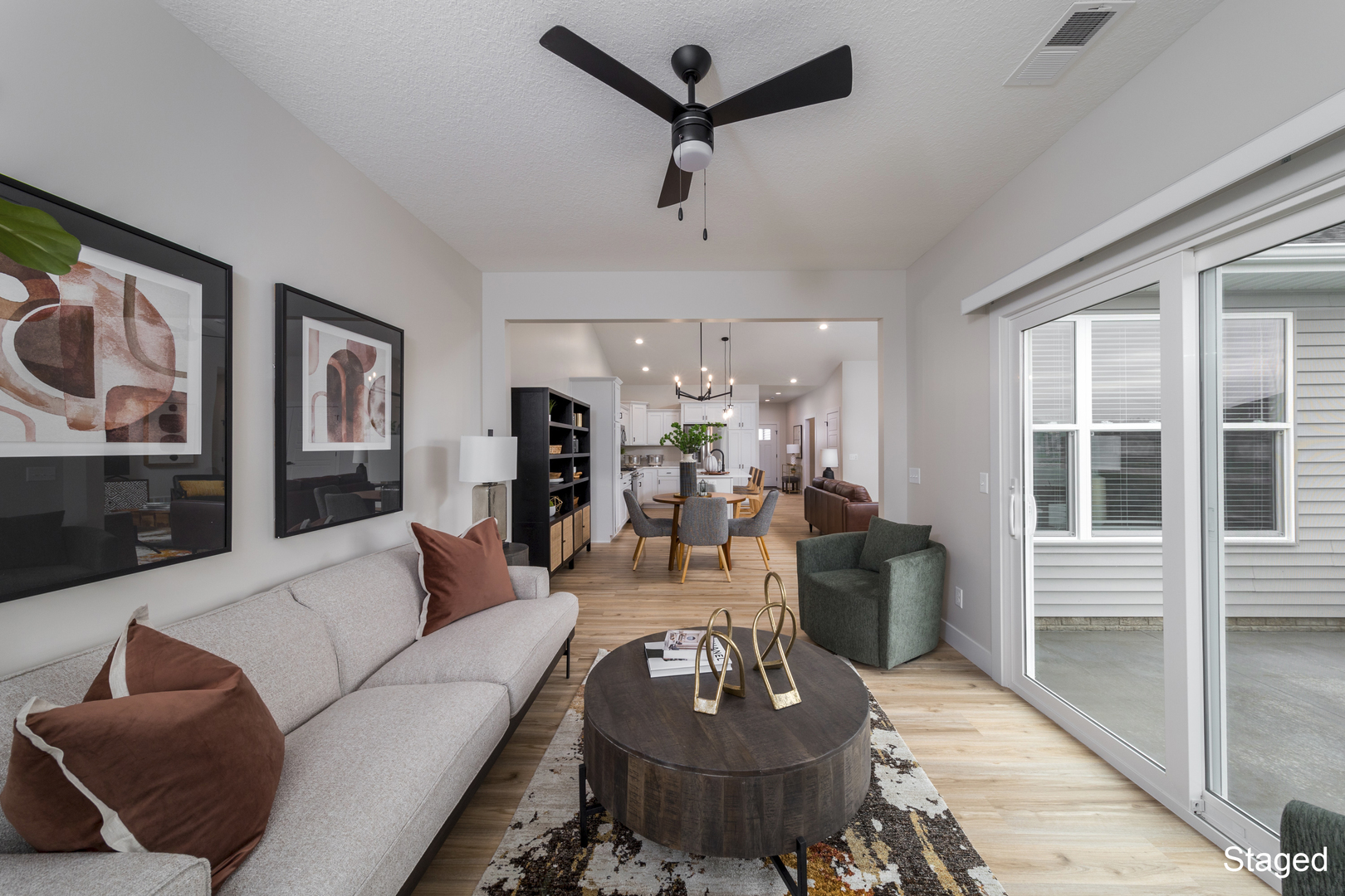 361 E Donahue Street Property Photo 10