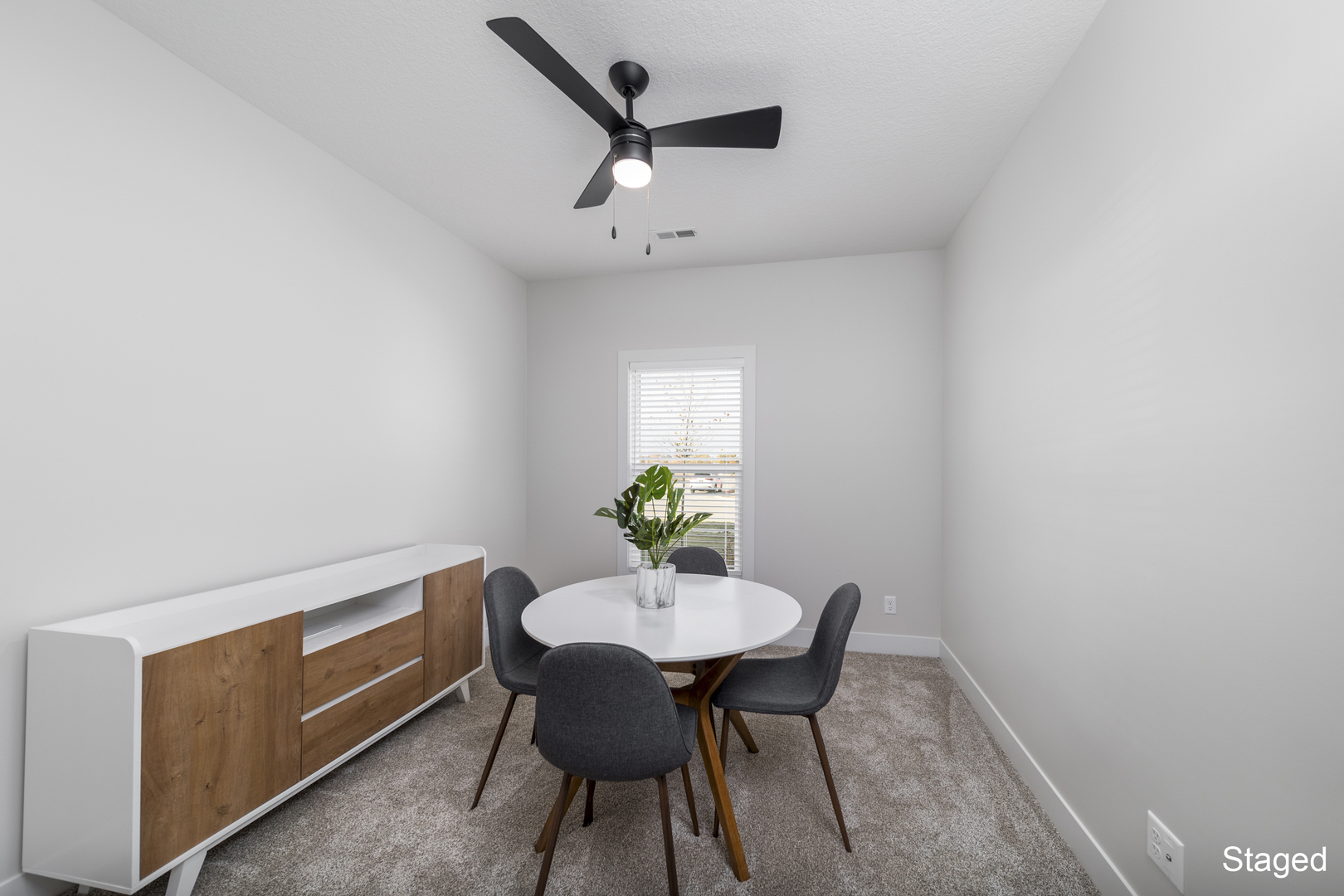 361 E Donahue Street Property Photo 18