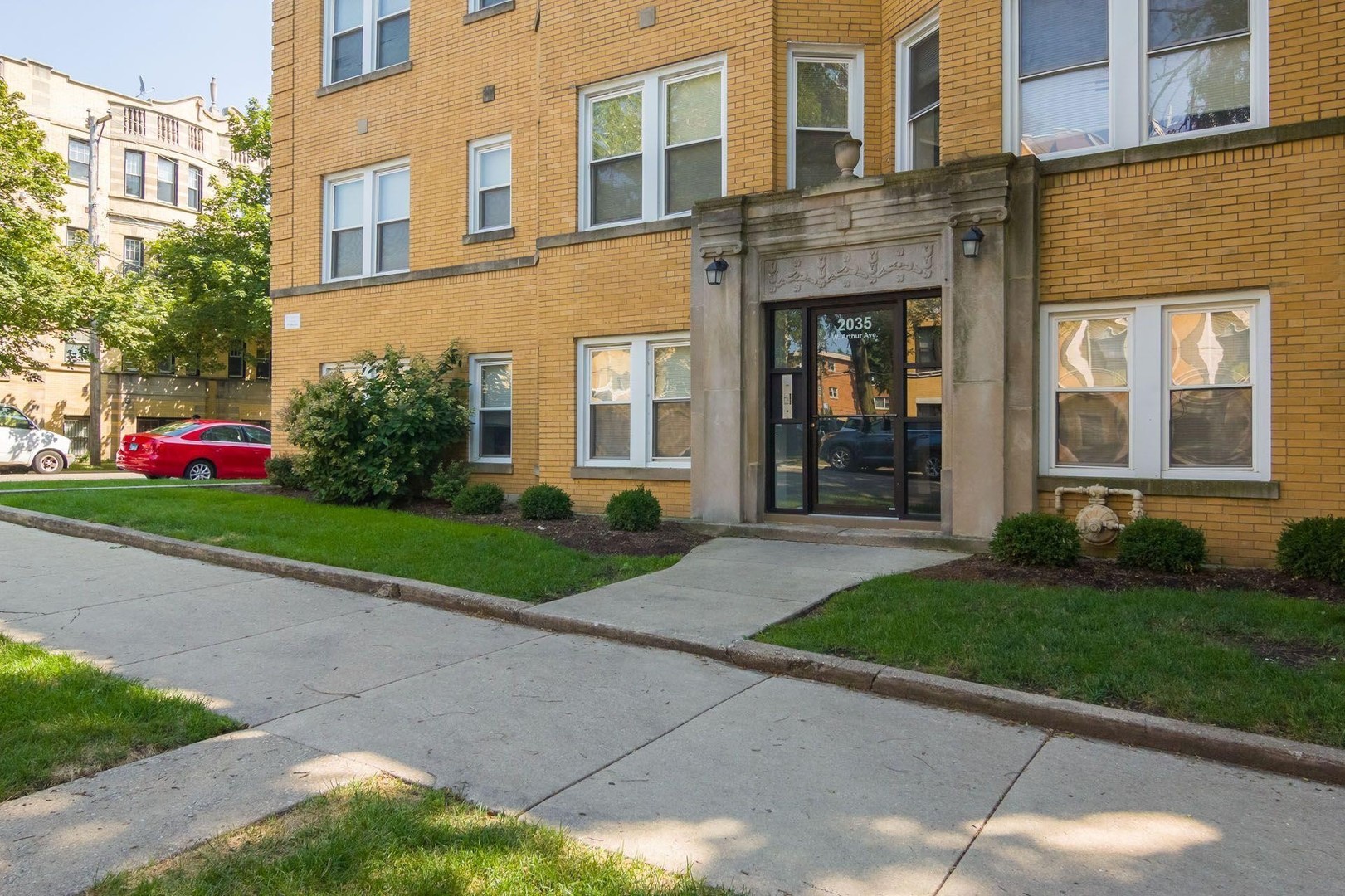 2035 W Arthur Avenue 3E Property Photo 1