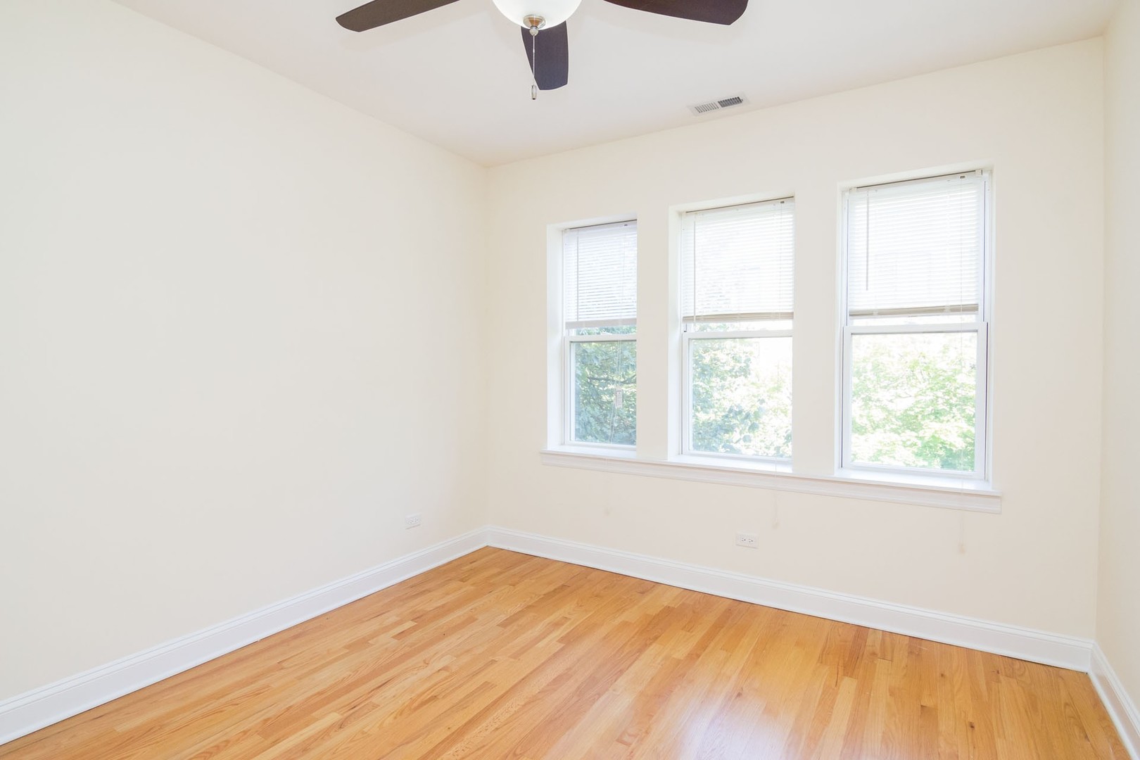 2035 W Arthur Avenue 3e Property Photo 10