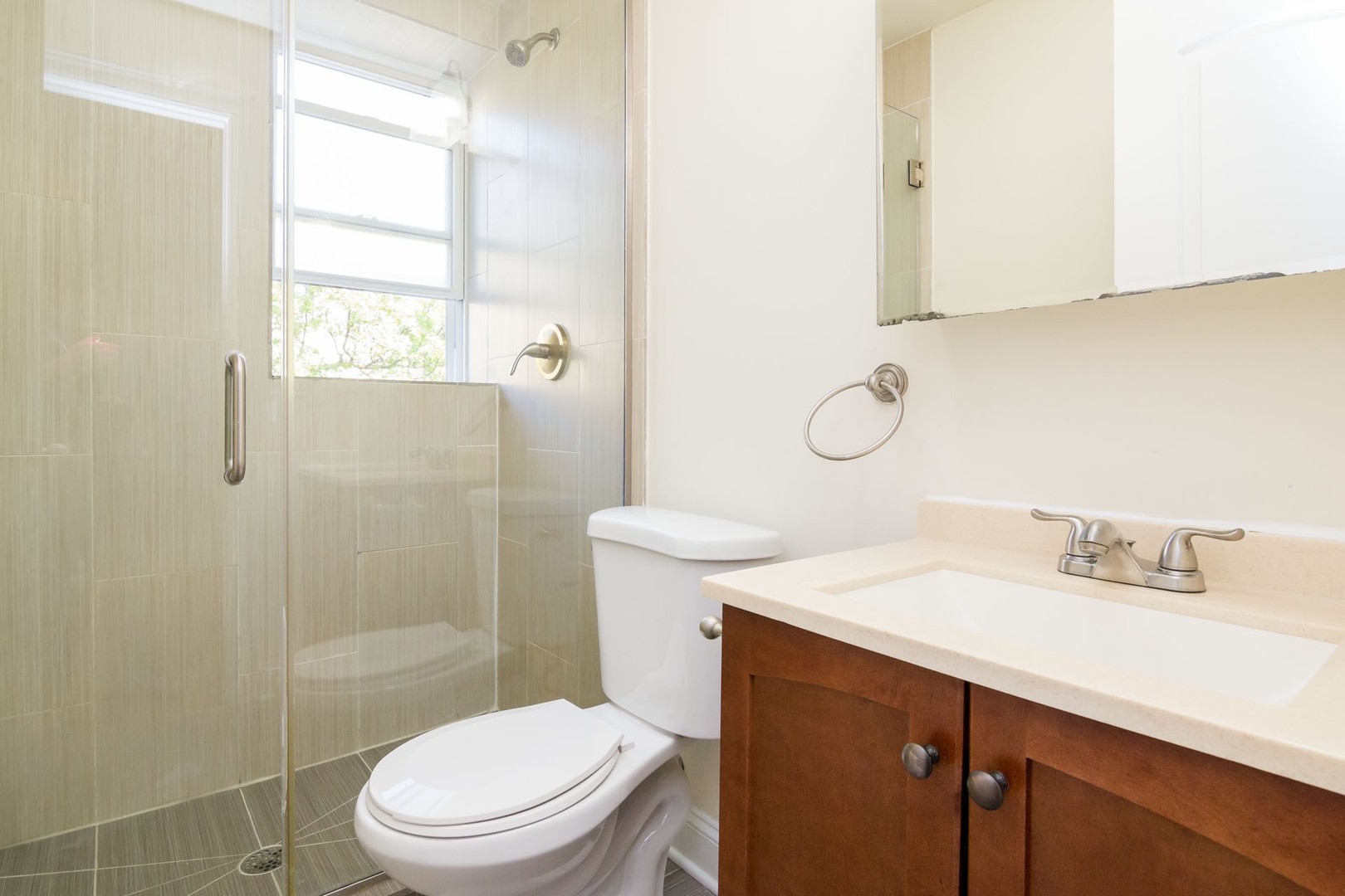2035 W Arthur Avenue 3e Property Photo 12