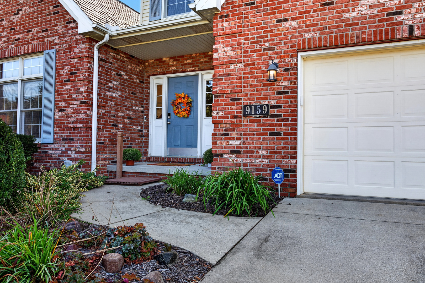 9159 Deer Ridge Drive Property Photo 2