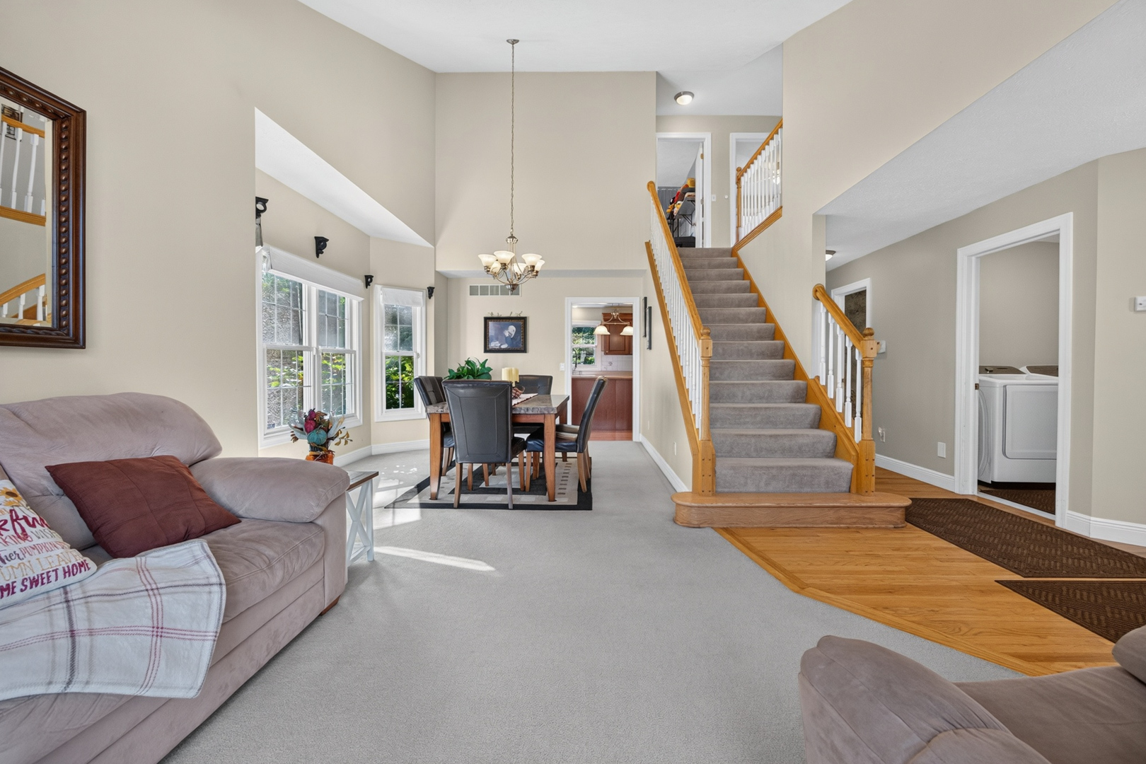 9159 Deer Ridge Drive Property Photo 5