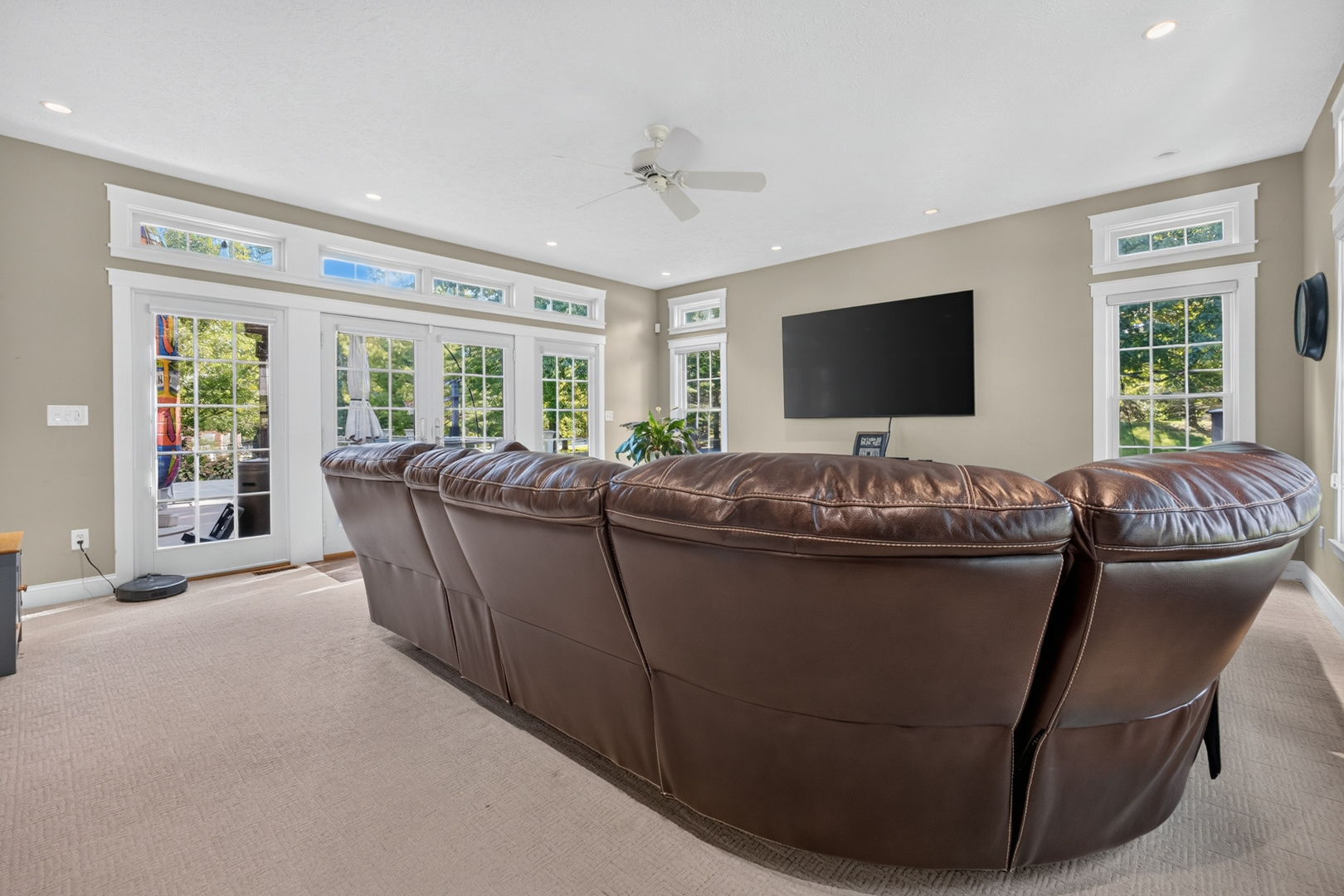 9159 Deer Ridge Drive Property Photo 24