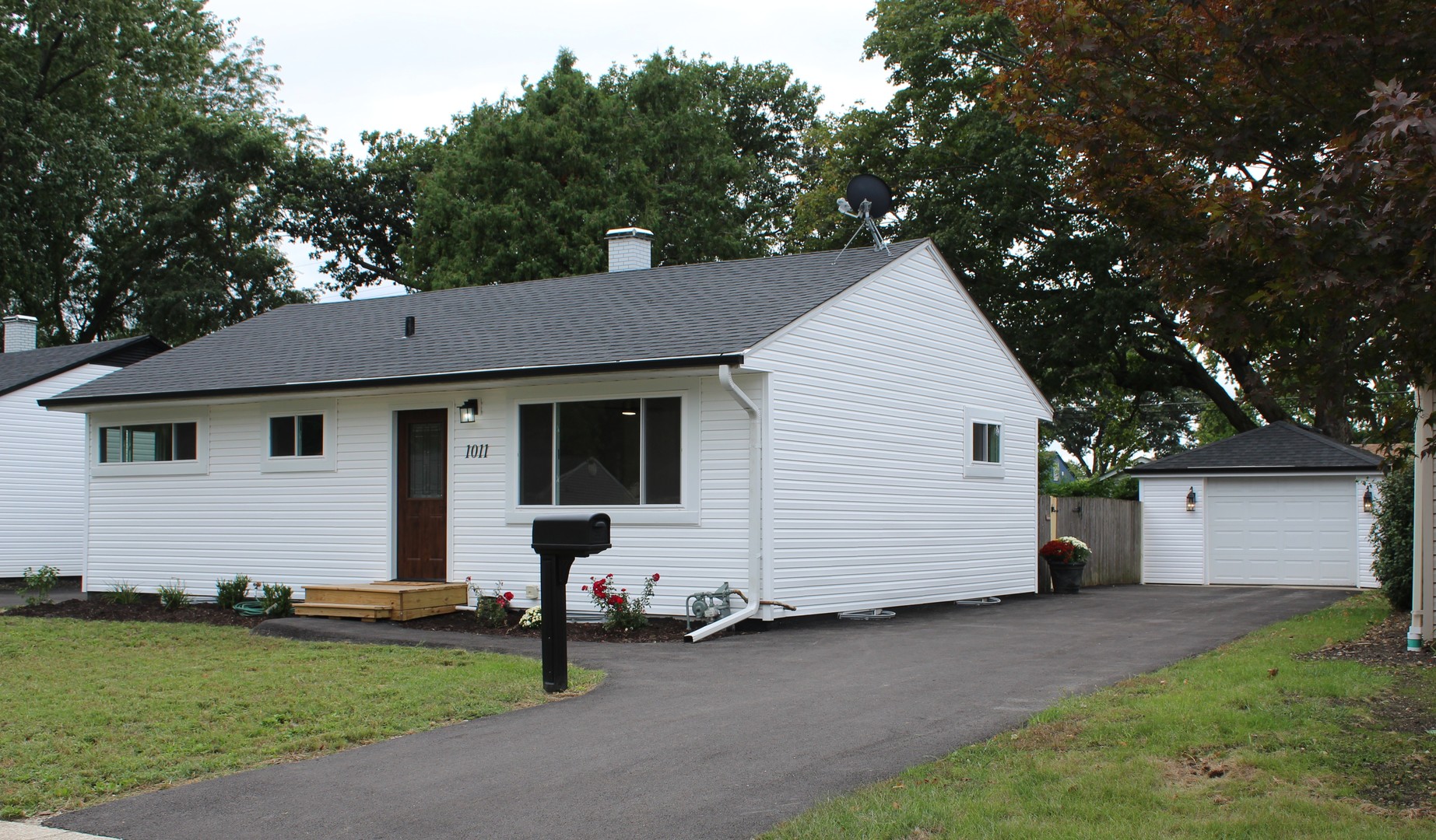1011 Plaza Drive Property Photo 1