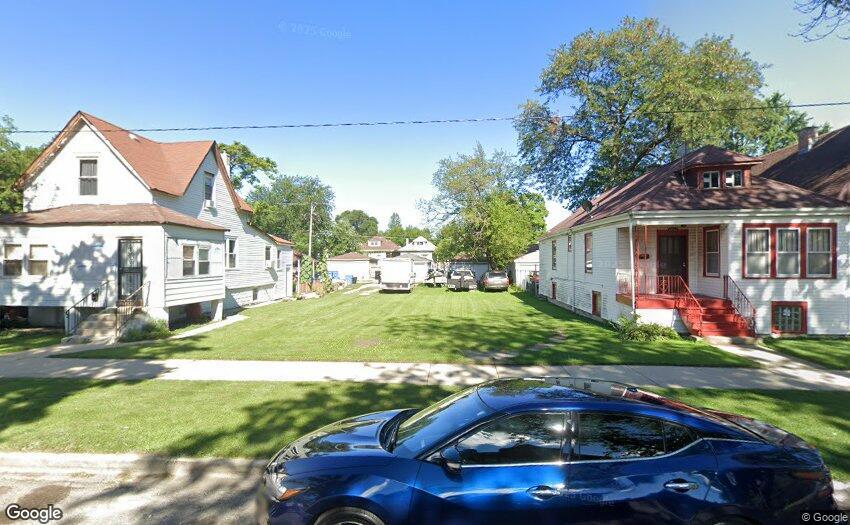 7233 S Wood Street Property Photo 1