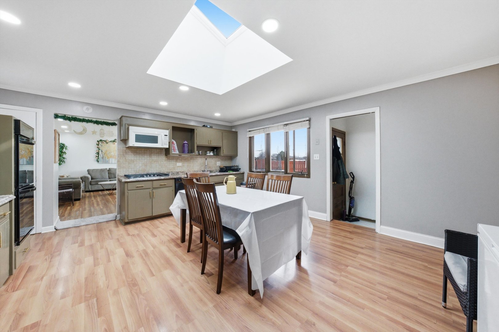 7545 Halesia Court Property Photo 8