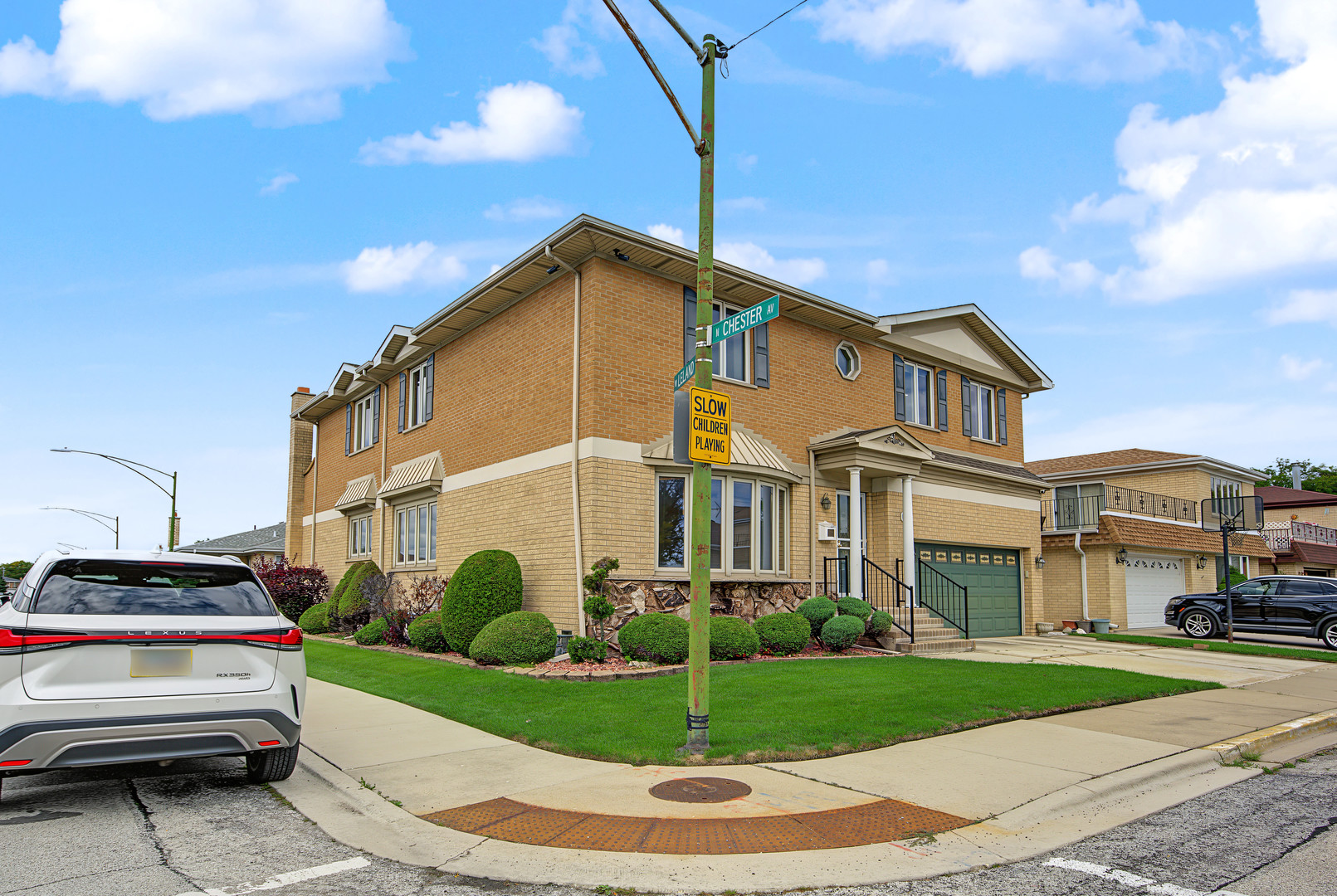 4700 N Chester Avenue Property Photo 1