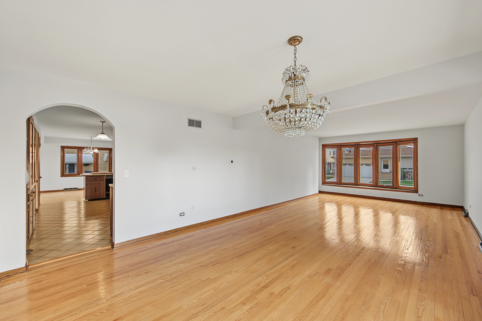4700 N Chester Avenue Property Photo 3