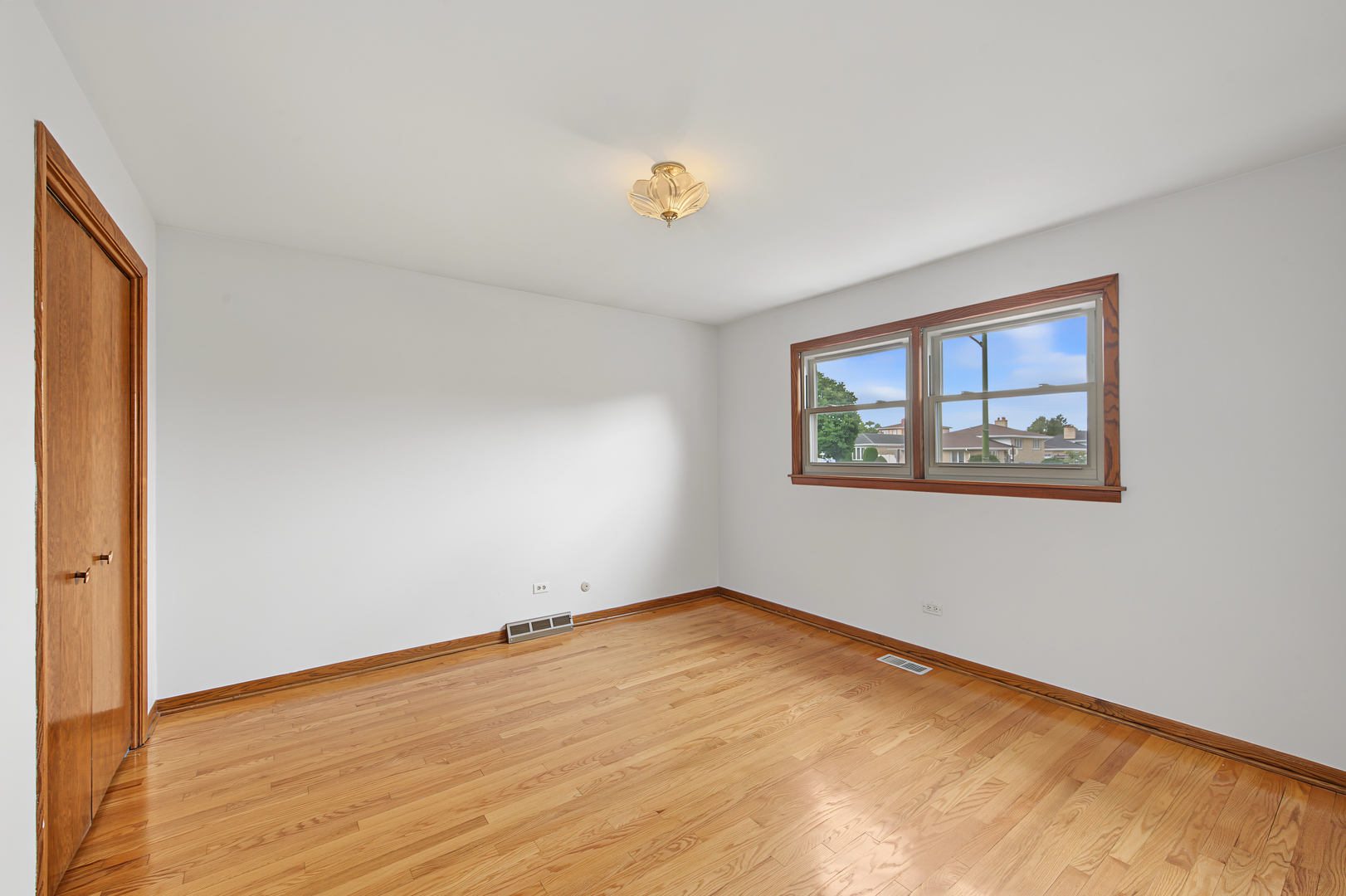 4700 N Chester Avenue Property Photo 9