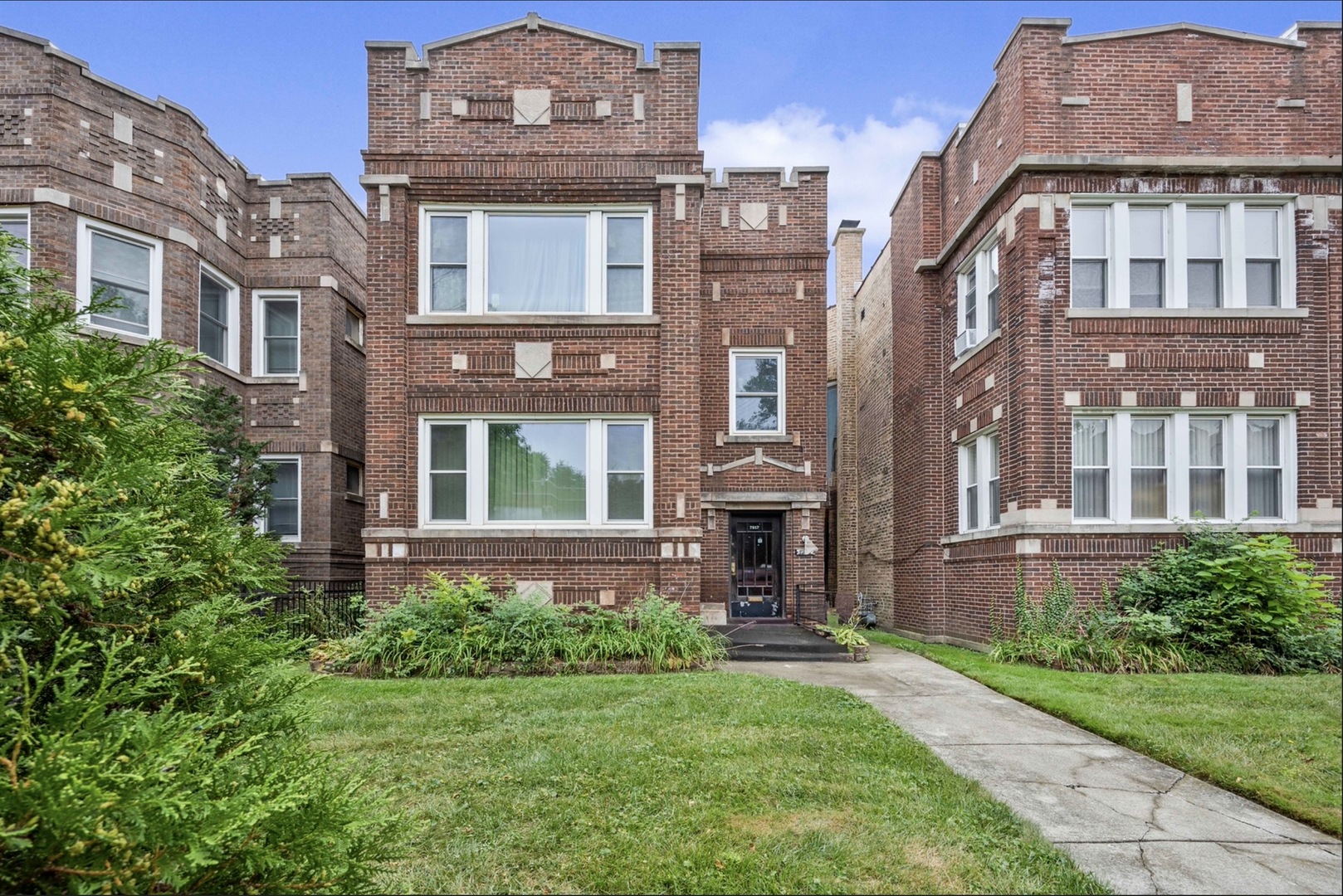 7817 S Euclid Avenue Property Photo 1