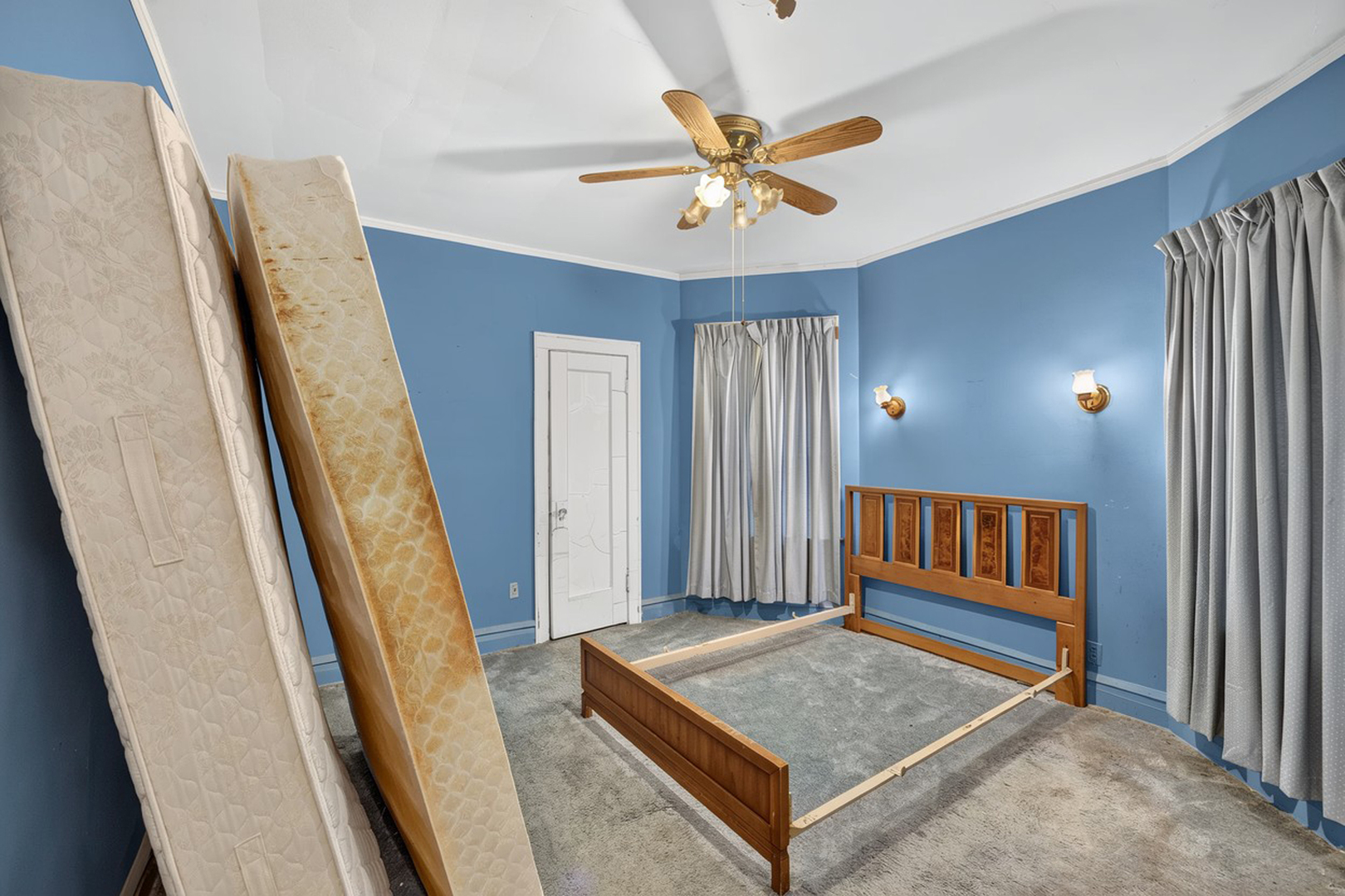 7817 S Euclid Avenue Property Photo 6