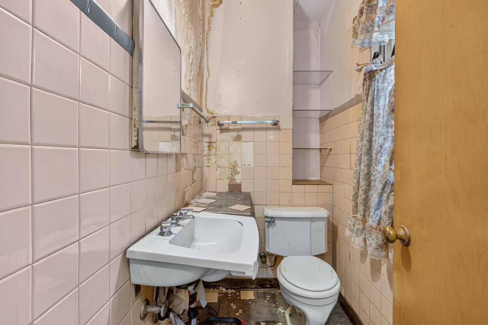 7817 S Euclid Avenue Property Photo 9