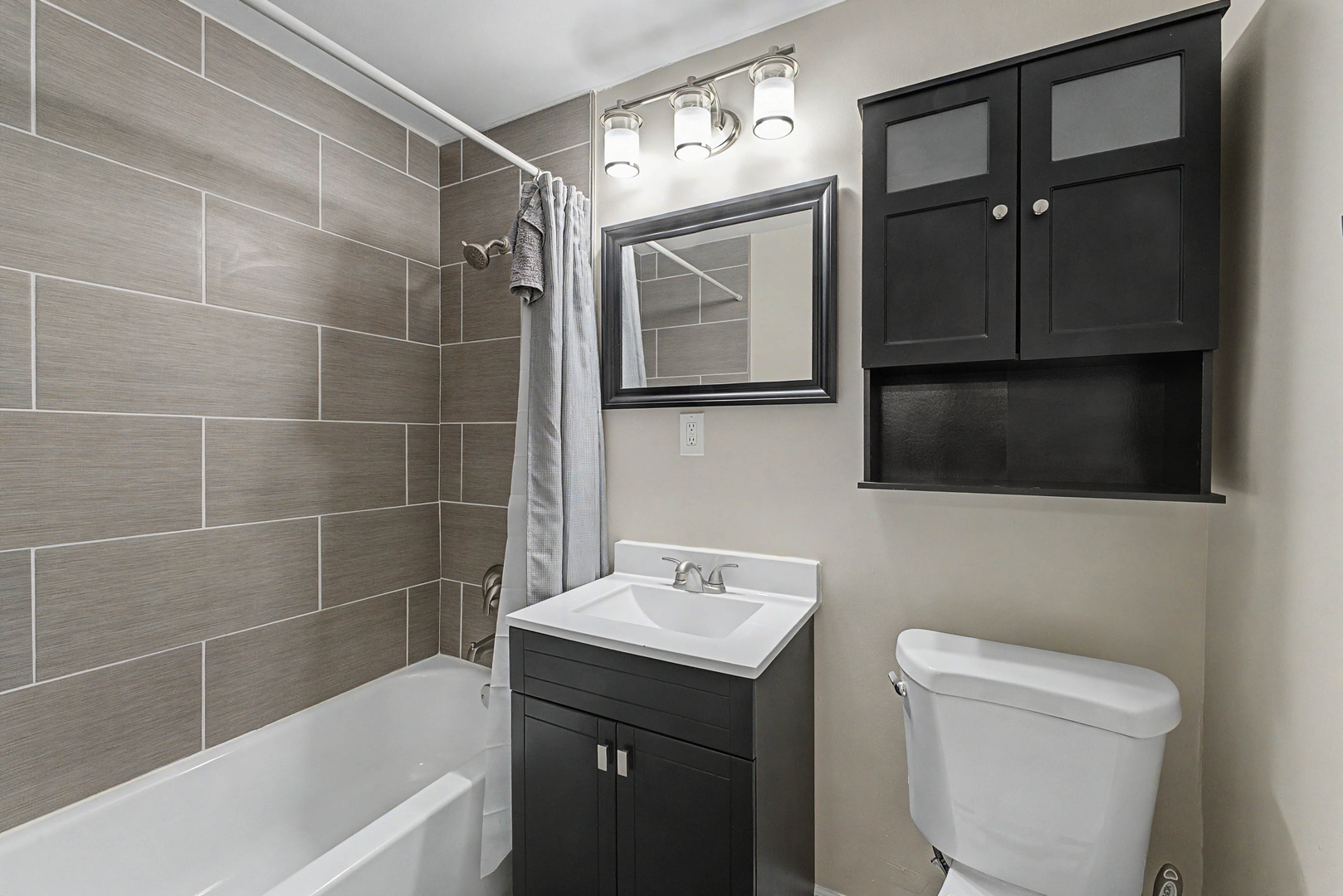 8901 N Western Avenue A104 Property Photo 12