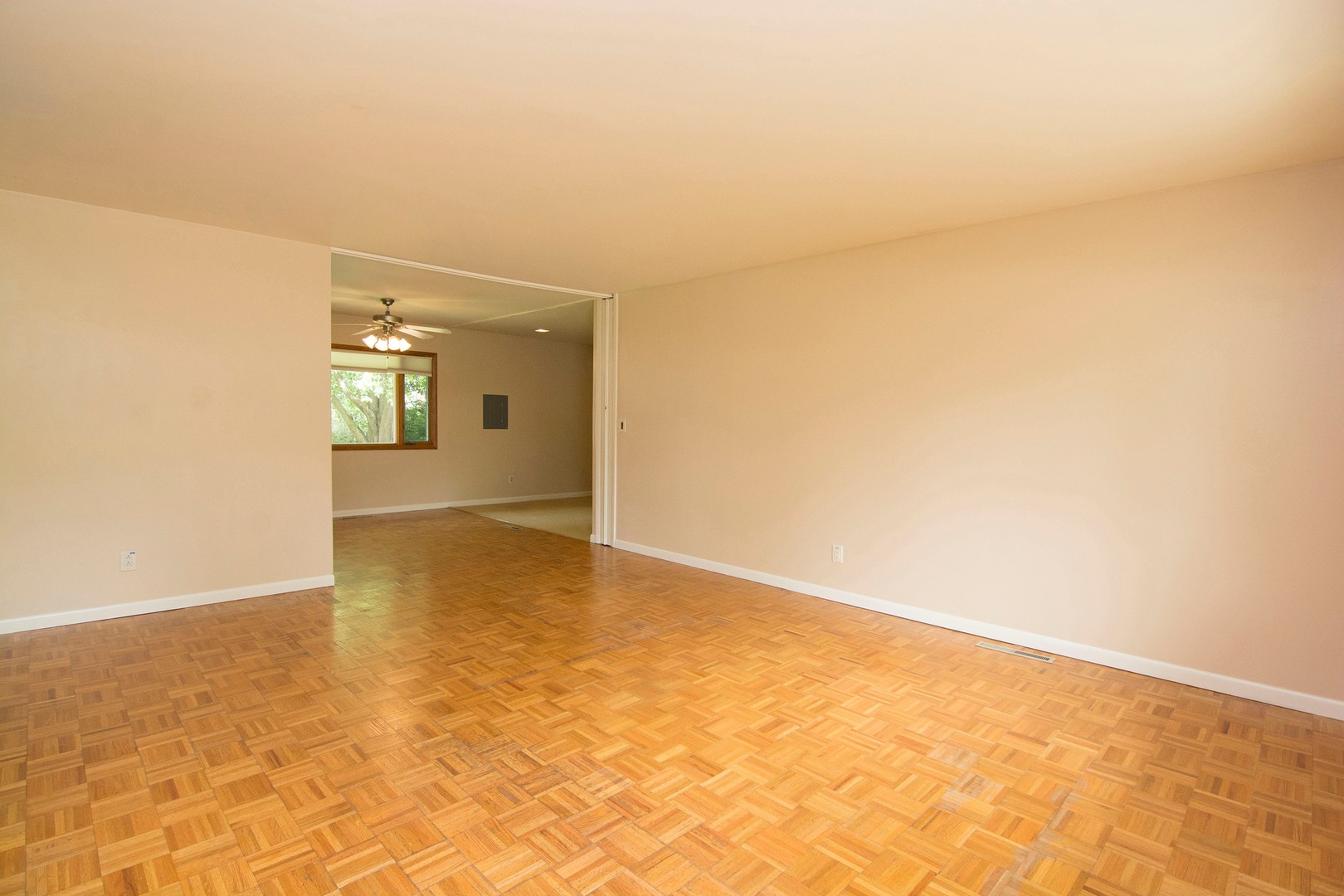 1406 Eastern Drive Property Photo 2