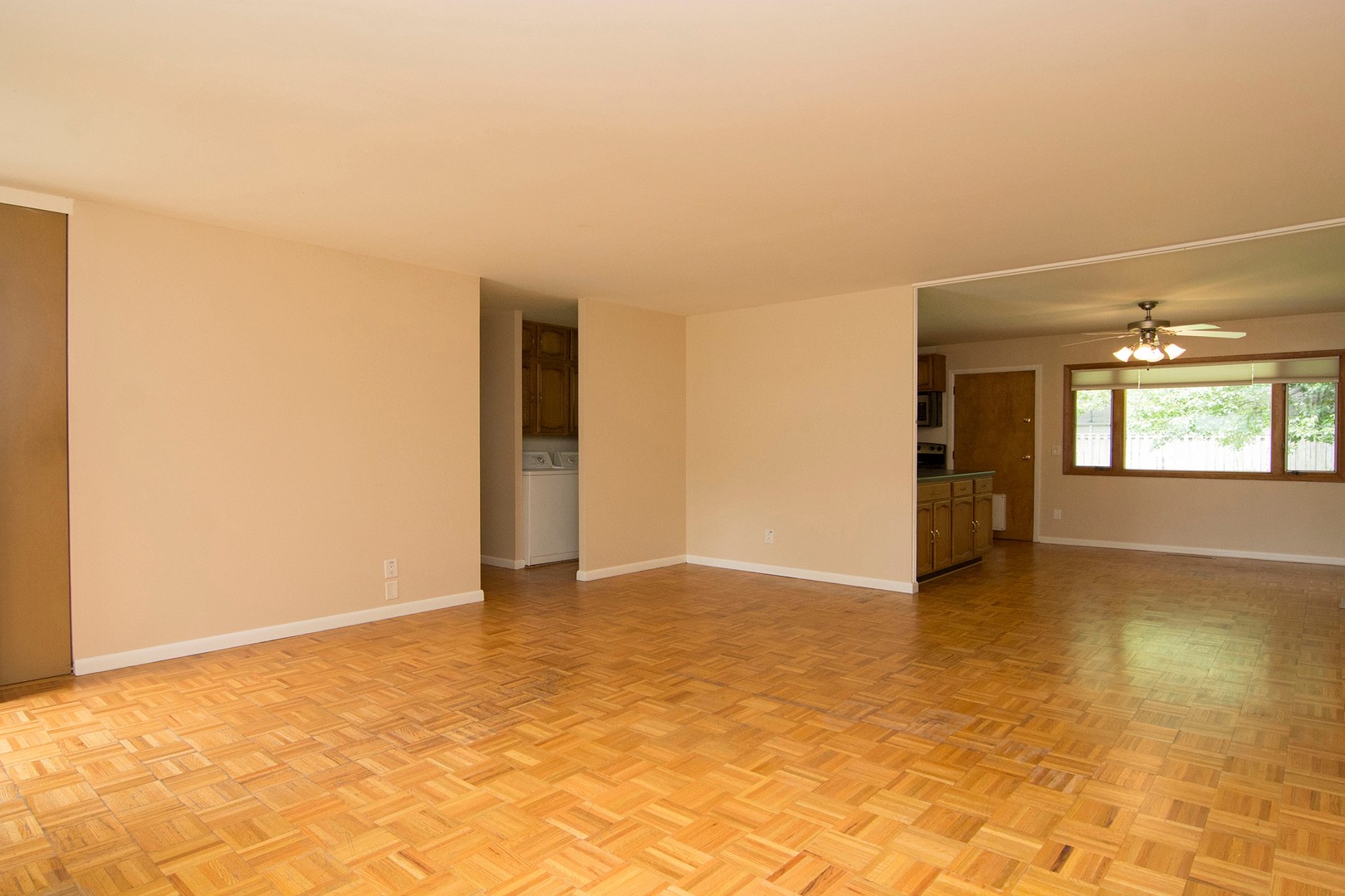 1406 Eastern Drive Property Photo 3