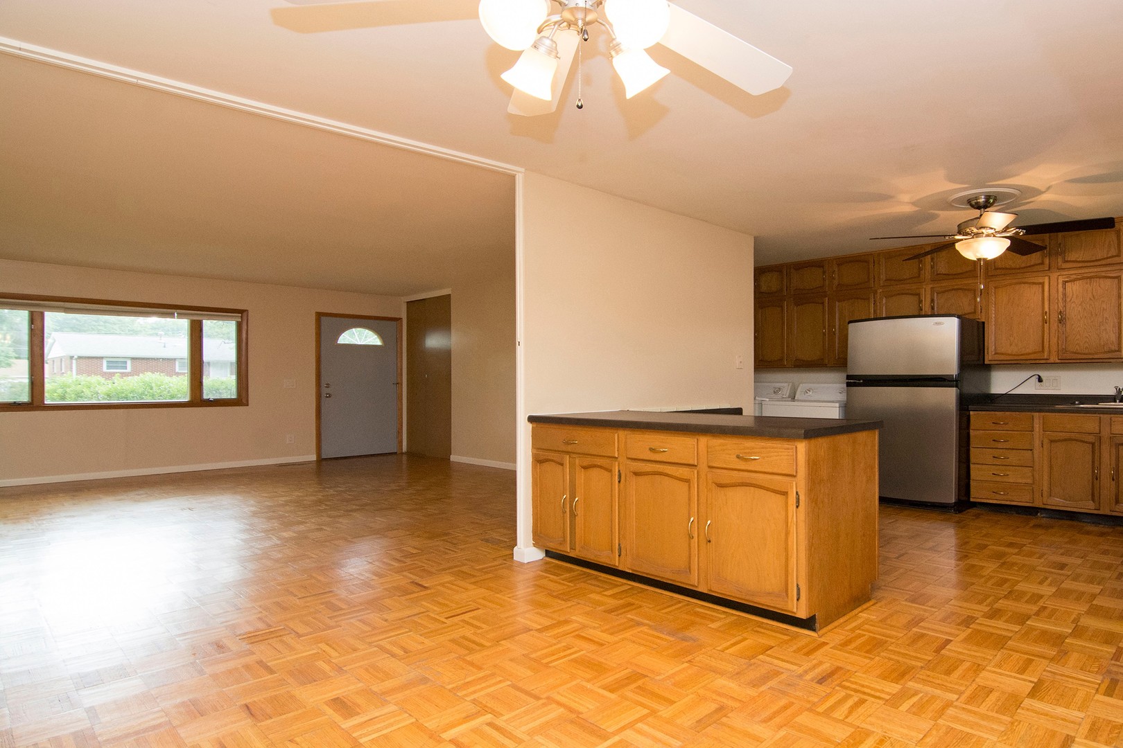 1406 Eastern Drive Property Photo 4