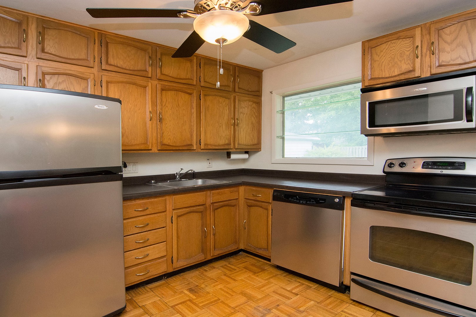 1406 Eastern Drive Property Photo 5
