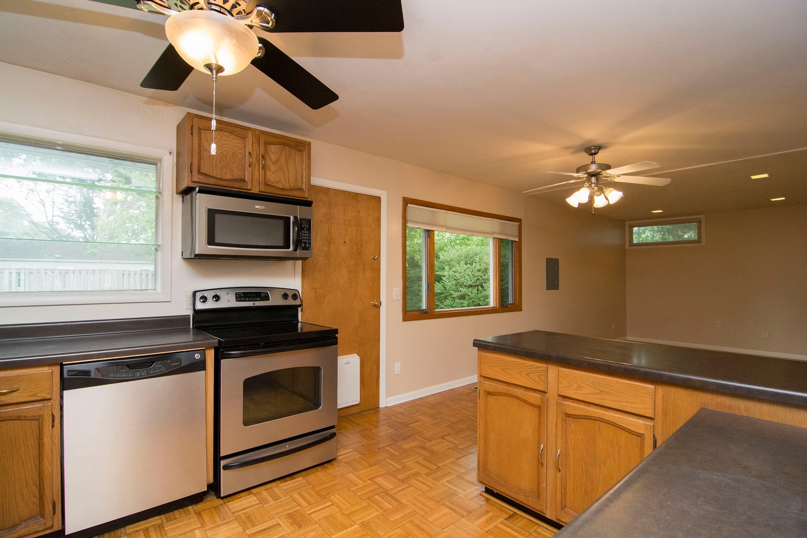 1406 Eastern Drive Property Photo 6