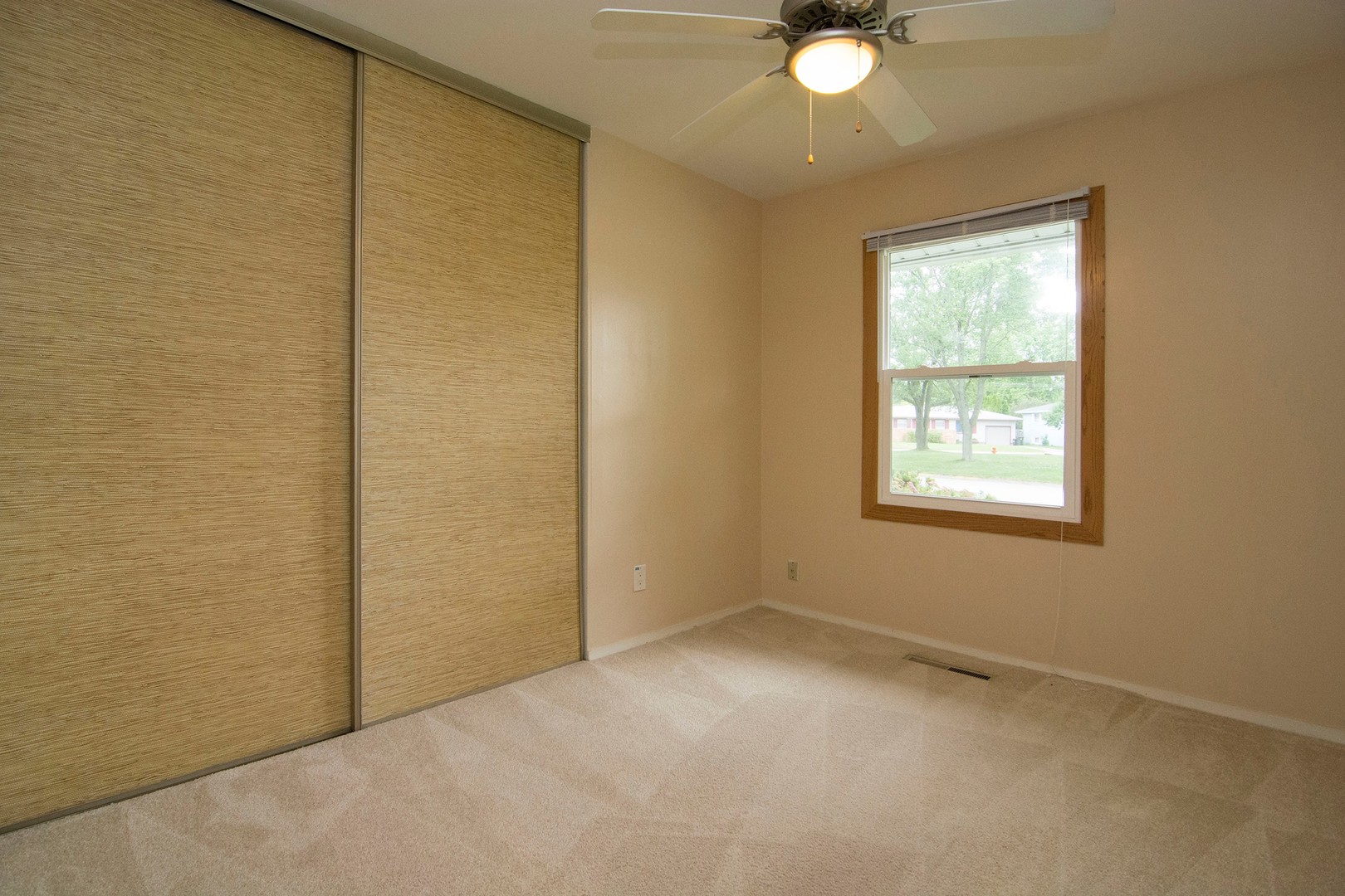1406 Eastern Drive Property Photo 8