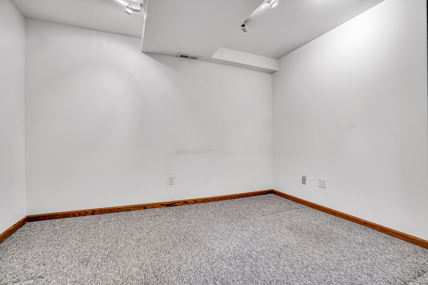 21364 Silktree Circle 21364 Property Photo 33