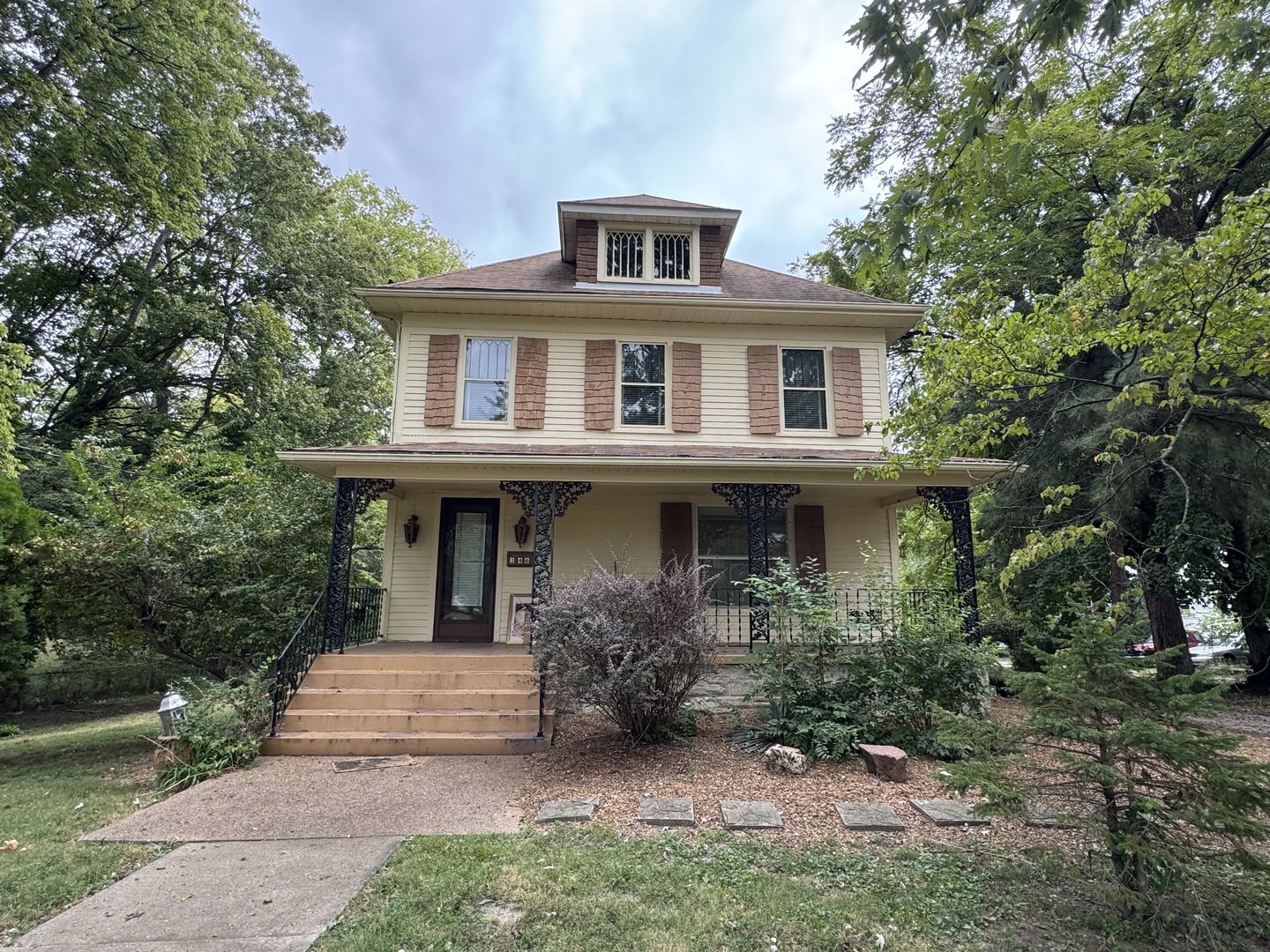 146 N Washington Street Property Photo 1