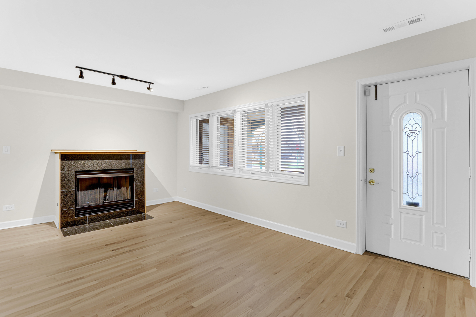 601 South Boulevard E Property Photo 10