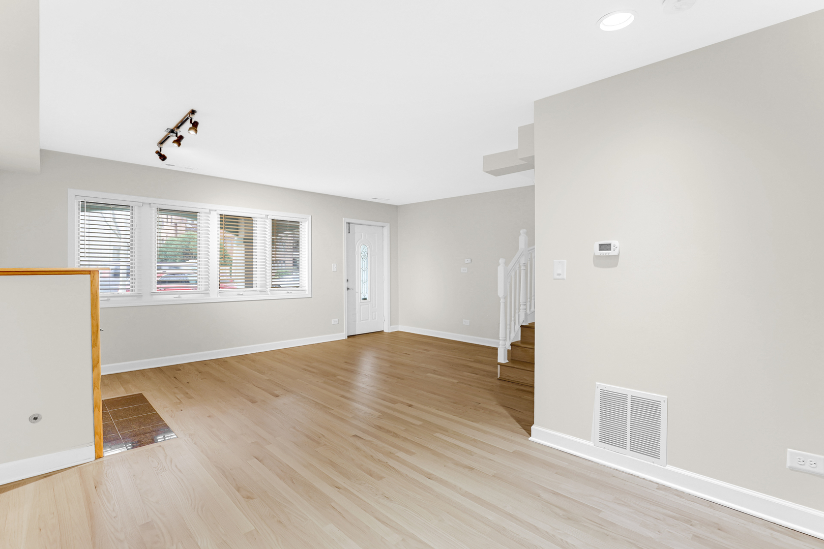 601 South Boulevard E Property Photo 13