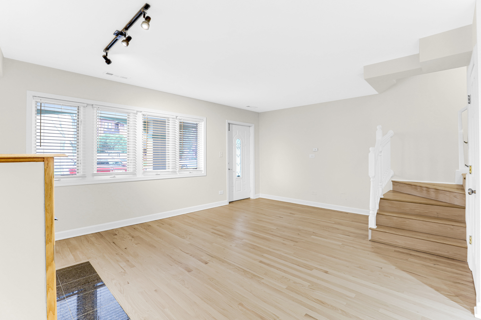 601 South Boulevard E Property Photo 16