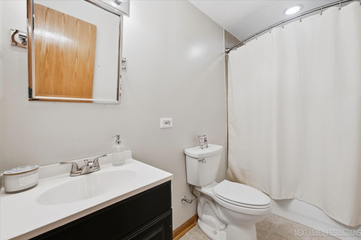 453 E Willow Street 453 Property Photo 25