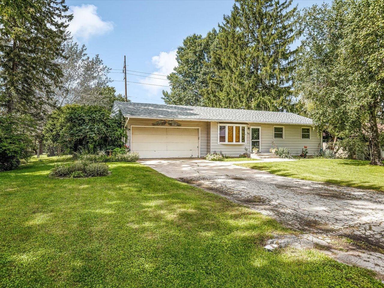 1212 Crystal Drive Property Photo 1